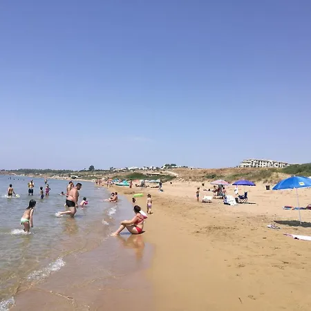 B&B Four Winds 50Mt Spiaggia & Castello Aragonese Wifi & Ac 4* Le Castella (Calabria)