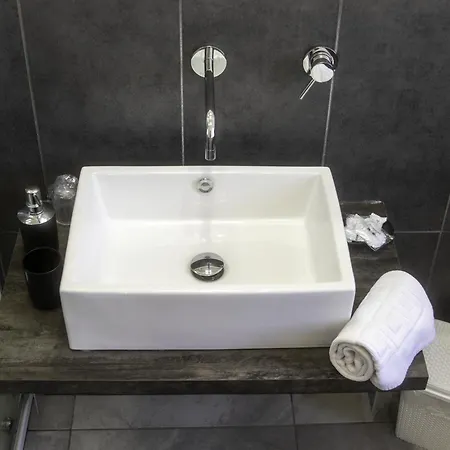 Four Winds Couette-café 4*