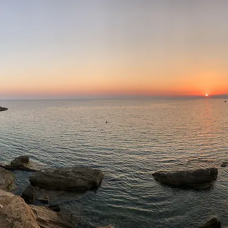 B&B Four Winds 50Mt Spiaggia & Castello Aragonese Wifi & Ac Couette-café