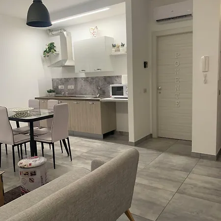 فندق مبيت وإفطار Four Winds لا كاستيلا