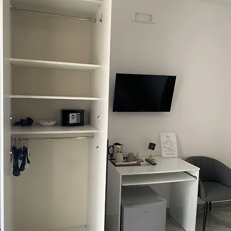 فندق مبيت وإفطار Four Winds لا كاستيلا