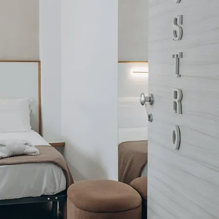 B&B Four Winds 50Mt Spiaggia & Castello Aragonese Wifi & Ac 4*