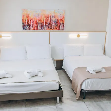 Bed & Breakfast B&B Four Winds 50Mt Spiaggia & Castello Aragonese Wifi & Ac 4*