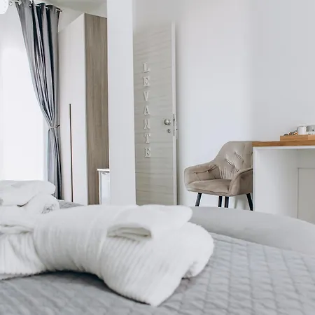Bed & Breakfast B&B Four Winds 50Mt Spiaggia & Castello Aragonese Wifi & Ac Le Castella (Calabria)