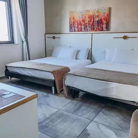 Couette-café B&B Four Winds 50Mt Spiaggia & Castello Aragonese Wifi & Ac Le Castella (Calabria)
